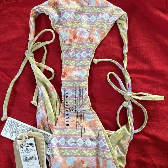Billabong Feelin Peaceful Reversable Tie Bikini‎ Set Floral Medium/Large NWT - Picture 12 of 12